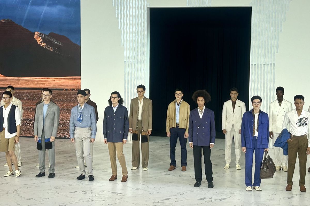 Terinspirasi Iklim Indonesia, Laxmi Tailors Hadirkan Koleksi Linen di Senayan City Fashion Nation 2025